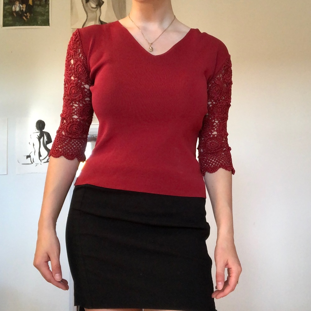 Vintage 1990s red top w/ crocheted sleeves
